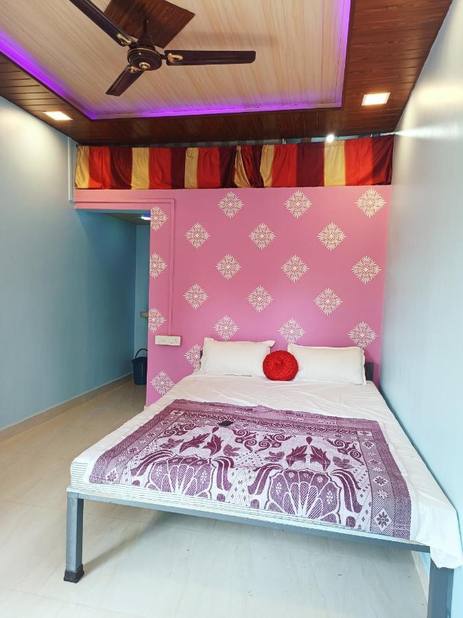 Shree Nivas Home Stay Srīvardhan Kültér fotó
