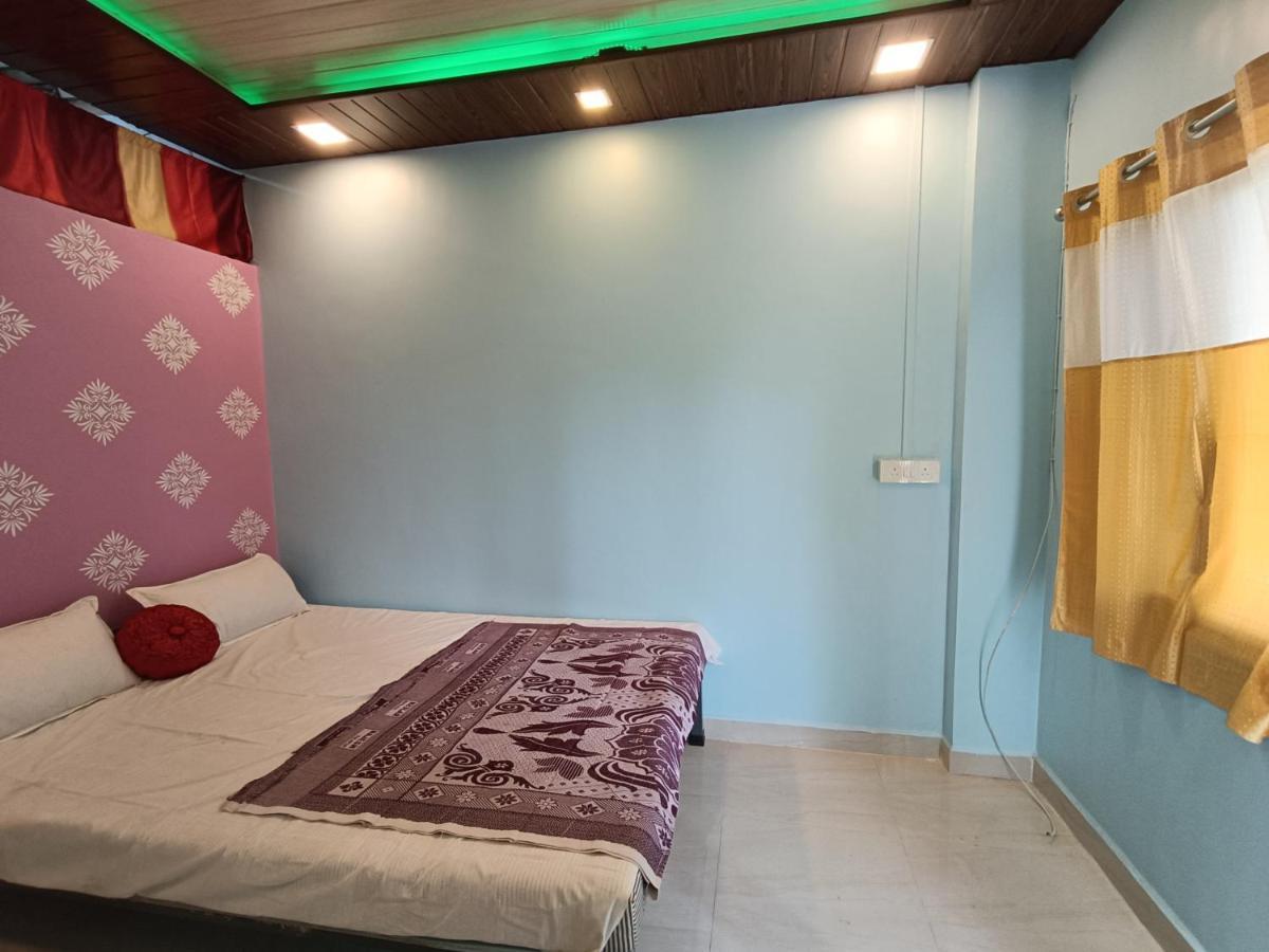 Shree Nivas Home Stay Srīvardhan Kültér fotó