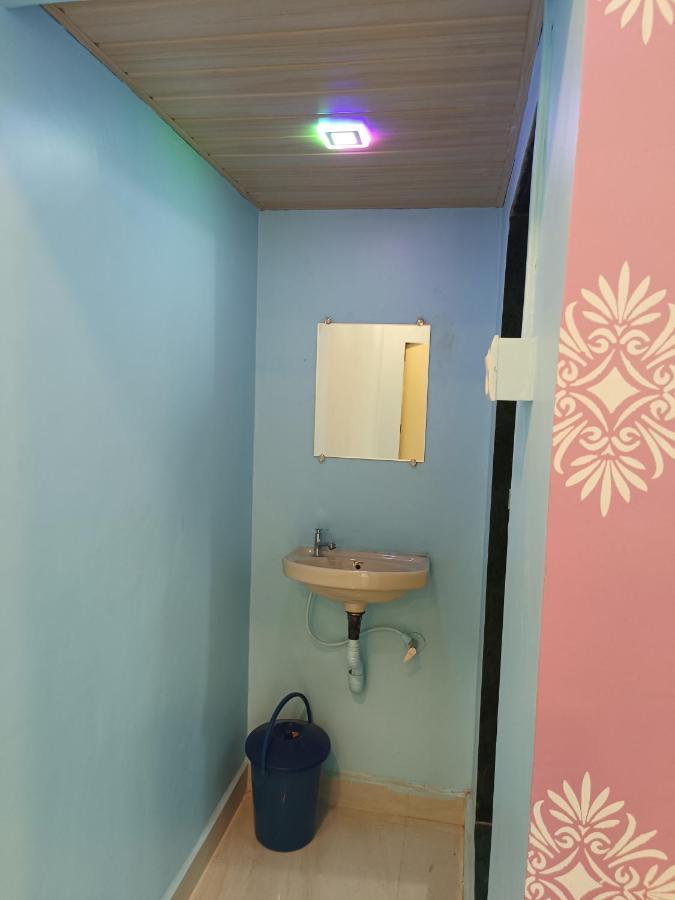 Shree Nivas Home Stay Srīvardhan Kültér fotó